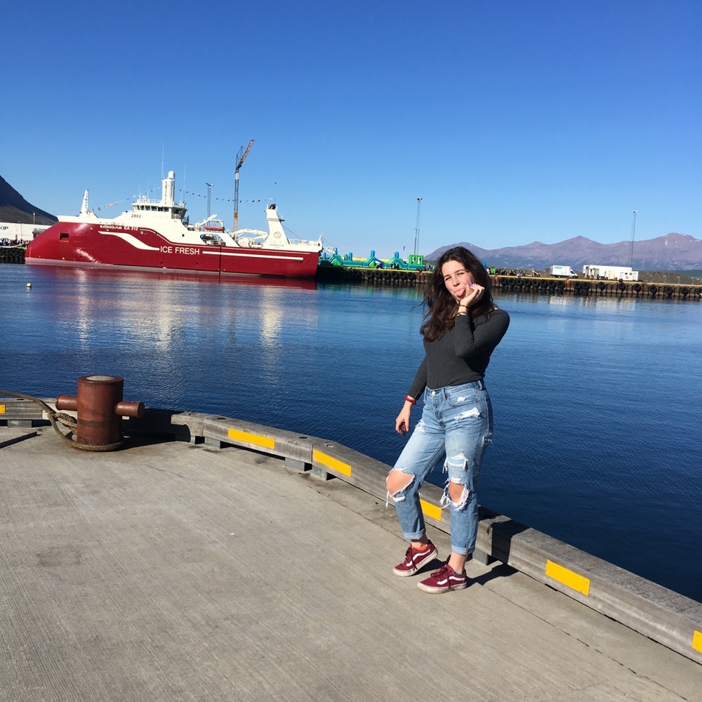 Meet your Posher, Anika